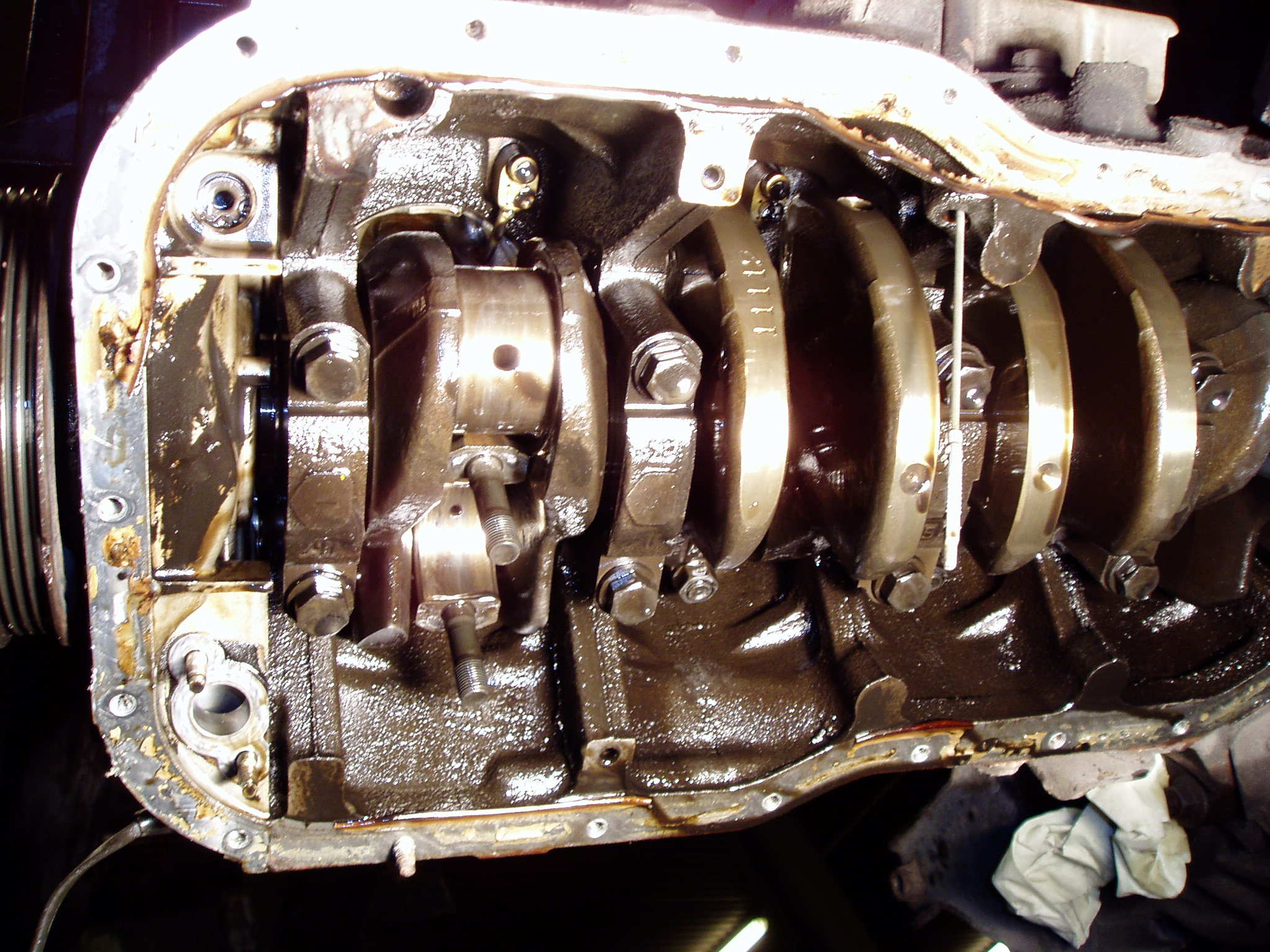 3sge har faktisk underspylingsdyser...Ikke noe rådelager igjen på den sylinderen...