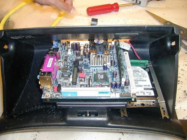 PC -&amp;gt; Via EpiaM montert i handskerommet