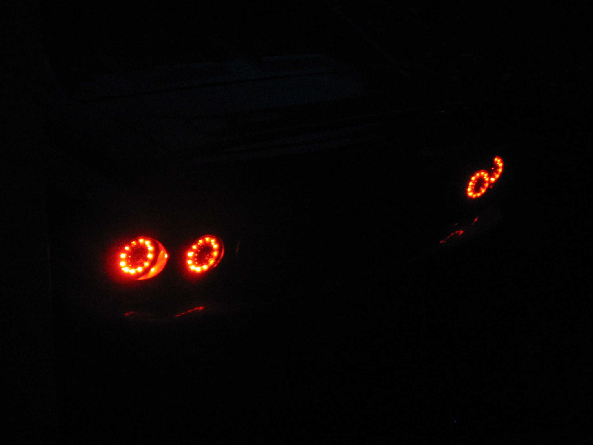 Ingen som har lyst på rev6 baklys? porno ;)