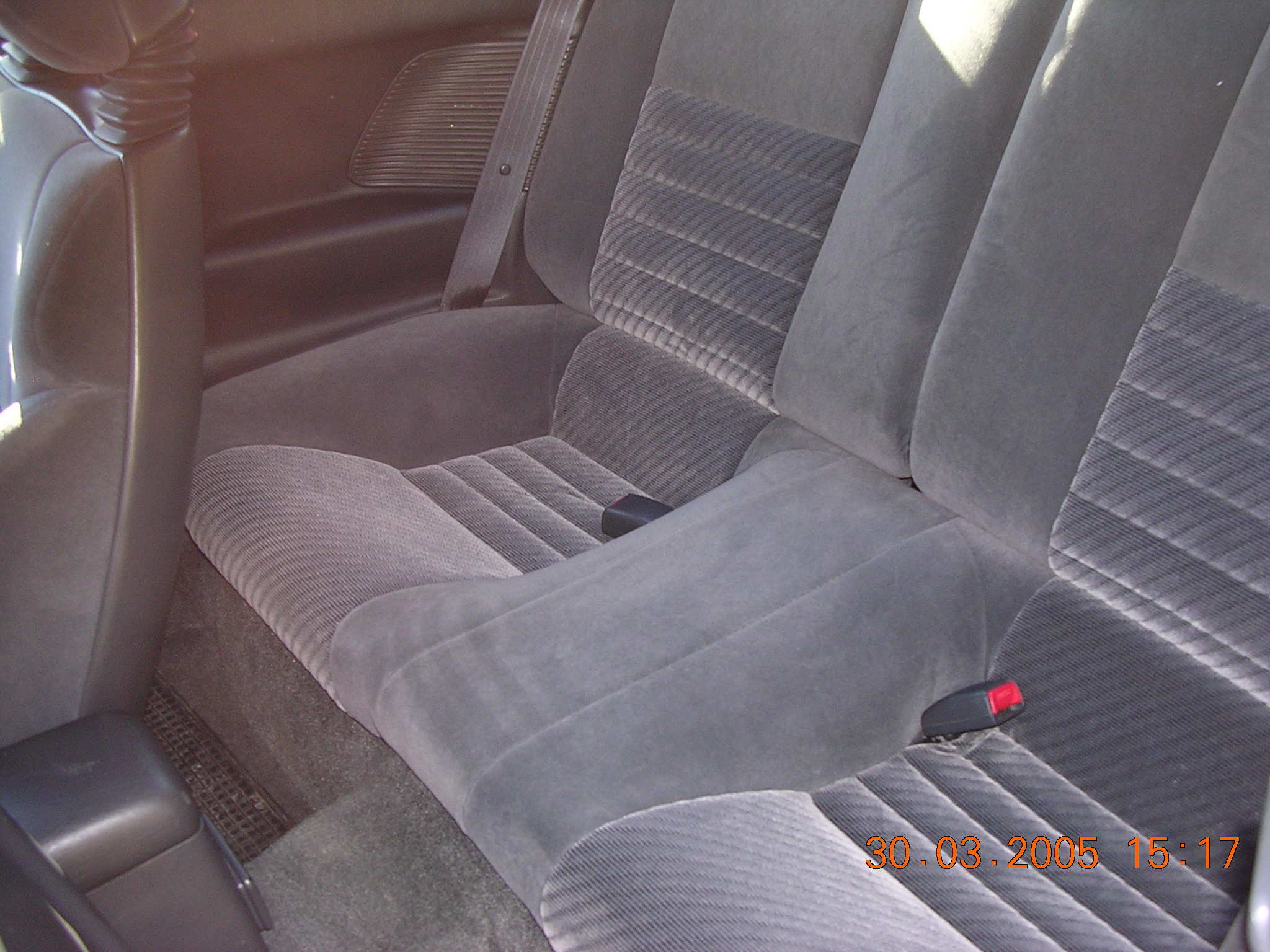 Nok her kennethx tenker du har plass til 6,5&amp;quot; ja(bakerst i bildet). Gitteret er bare til å vippe av med ett passende skrujern.