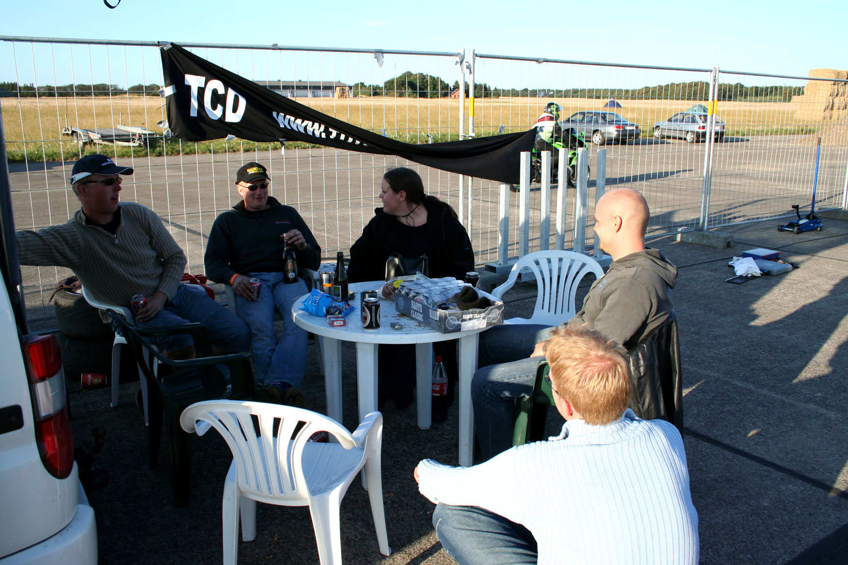 Og her var det enda en forrett...eller??...men jeg kan vel si så mye at etter forrett, middag og fire fem desserter så var faktisk både markus og jeg veldig fresh fredags morgen i forhold til dagen etter...Heldigvis står jeg bare på rett side av kameraet