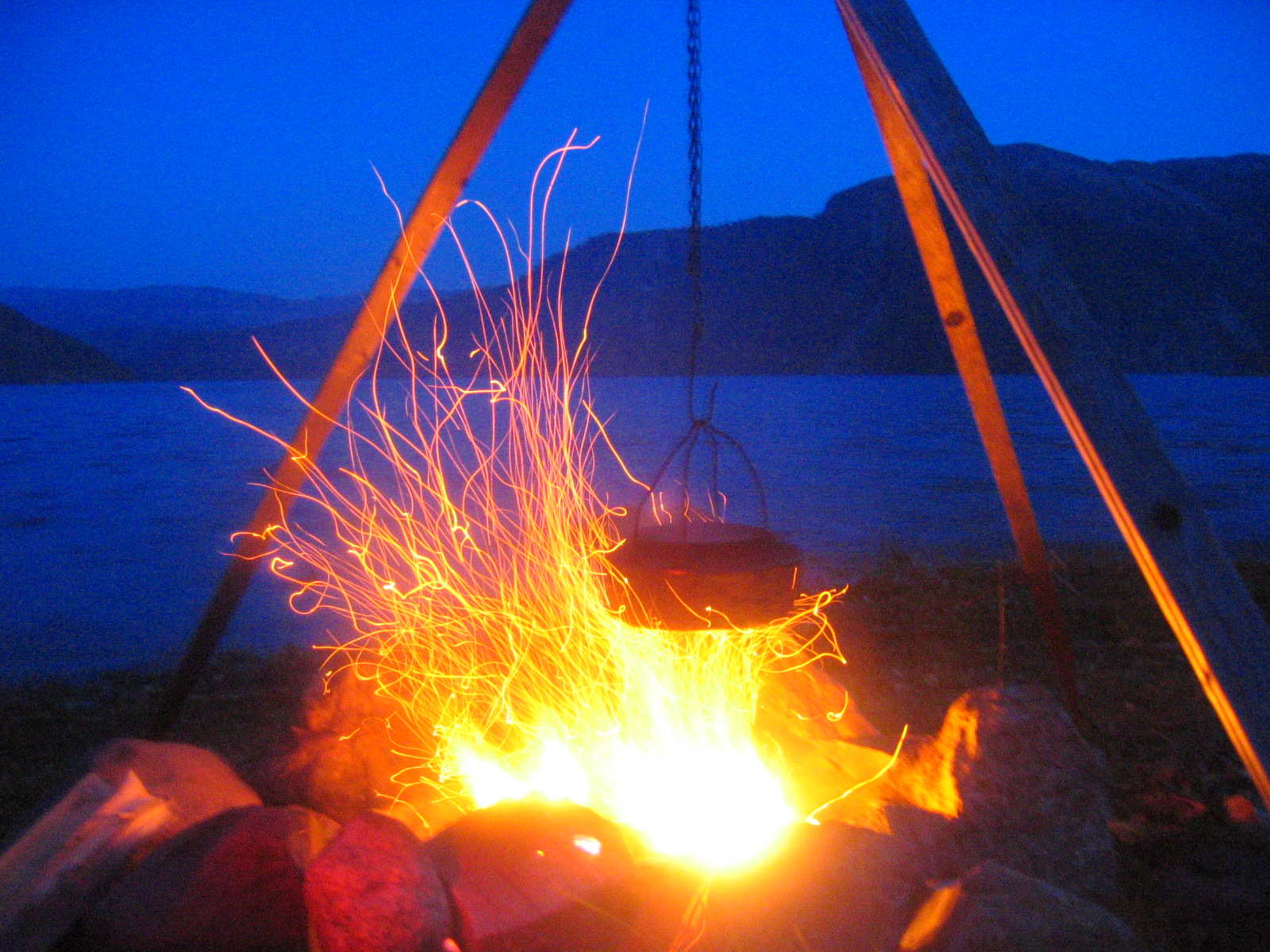 Bålkos på kvelden ved slakteplassen!