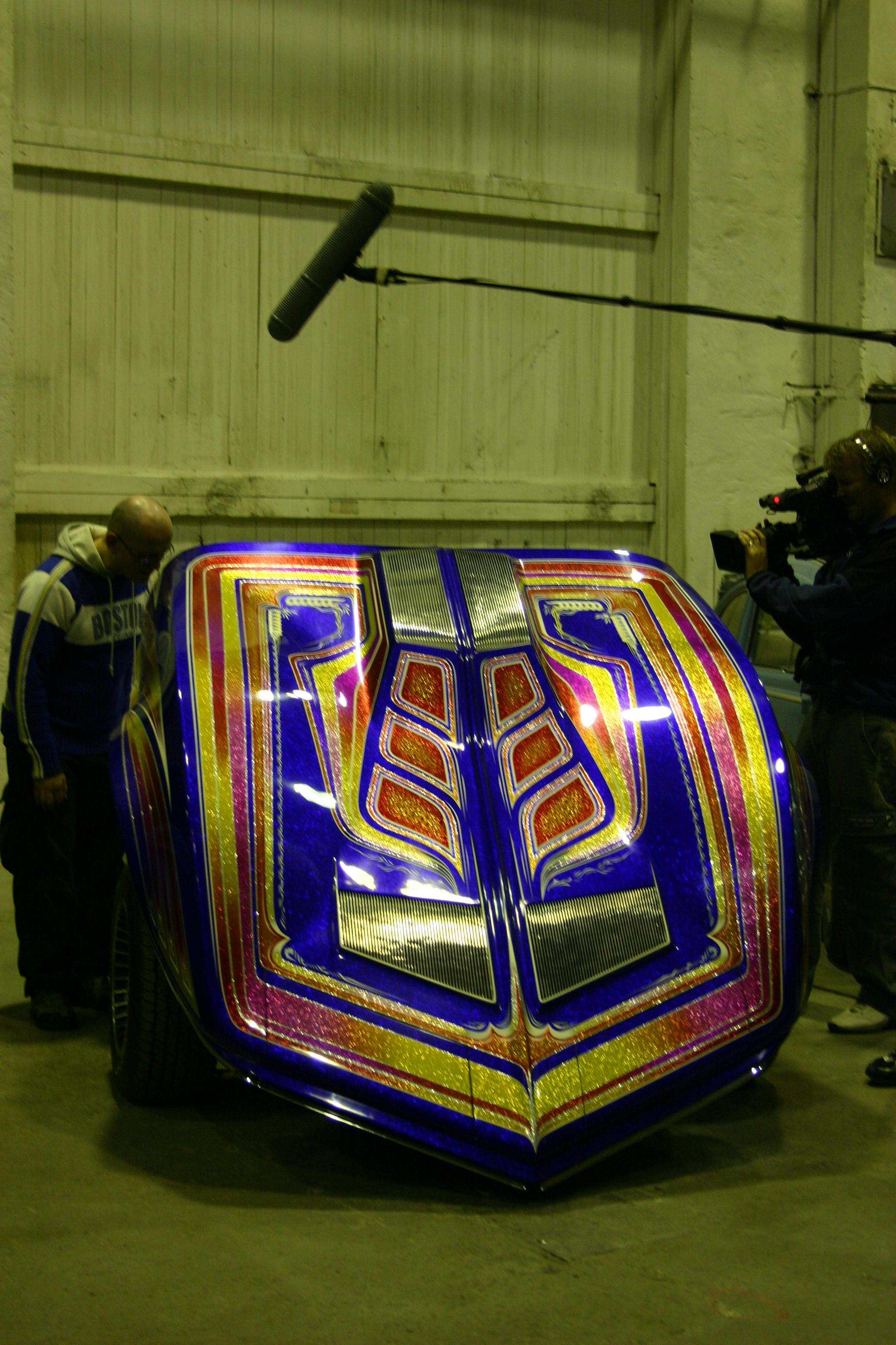 Det er panseret sitt det ;) Mako Shark Corvette med ett av norges mest omtalte lakkjobb i diverse bilmagasiner og reportasjer. Er lenge siden sist vi hadde sett den, men den er jo UTROLIG gjennomført da.. Imponerer alltid den der.