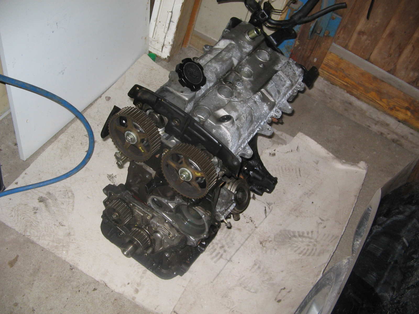 Motorbytte Celica 001.jpg