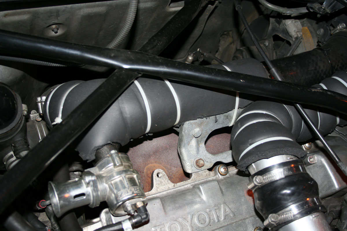 Isolering av innsugsrørene. Har ikke målt forskjellen, men synes jeg merket at den dro litt bedre og rørene er ikke lengre varme.<br />Blitz dumpventil montert