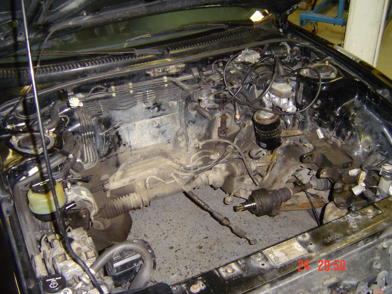 Tomt og jææævli skittent motorrom