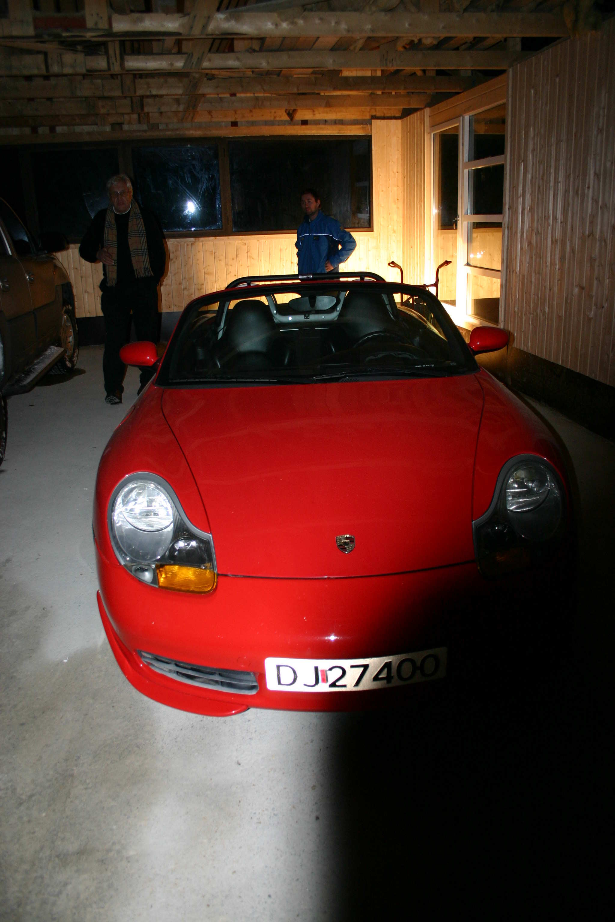 Trykk på bildet og zoom inn så ser dere den ekstra veltebøylen som er montert.