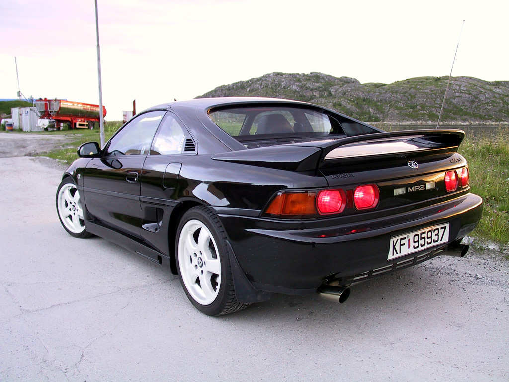 Min bil med hvite (vel, prøvd å photoshoppe)