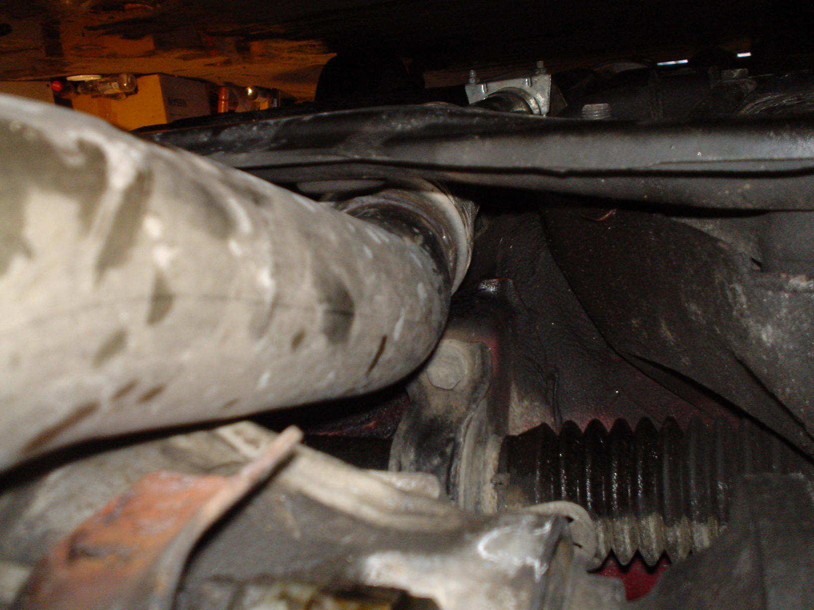 Litt dårlig passform på frontrør, det ligger mot brakett for feste av tannstang, nytt ble sendt gratis, håper det passer bedere.