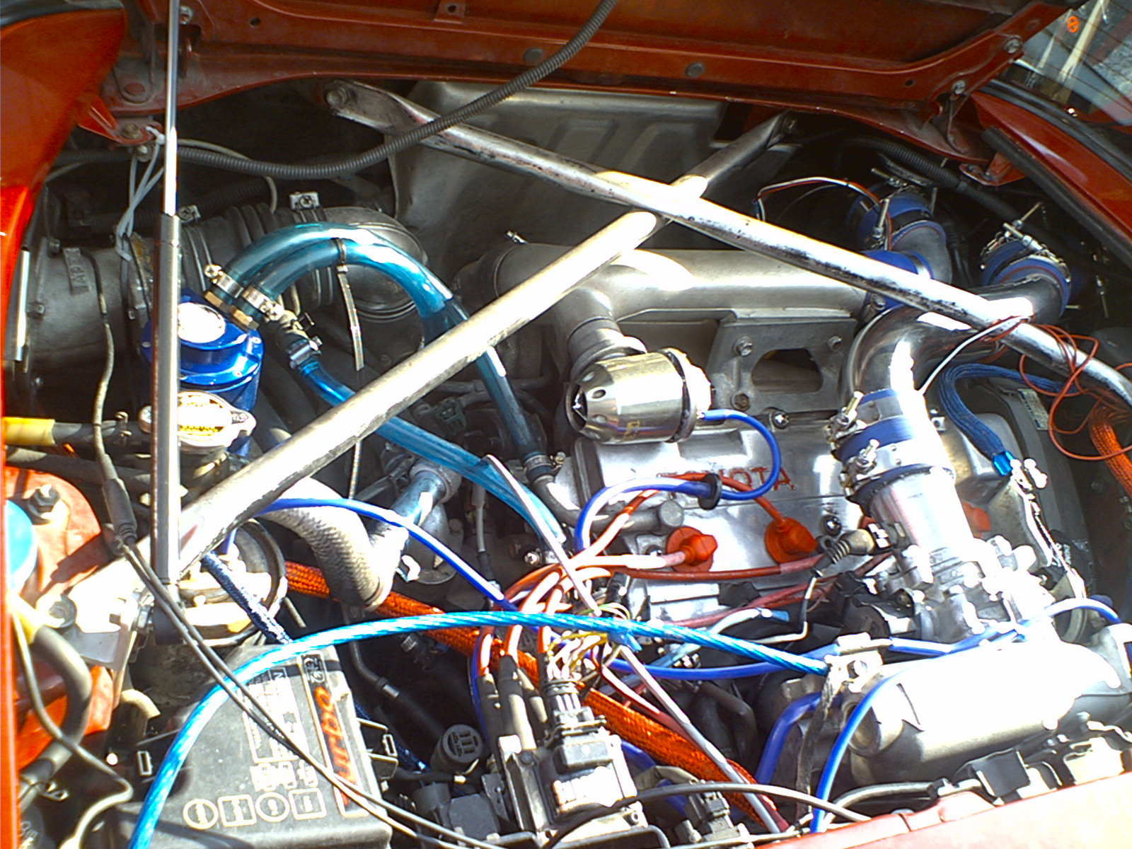 Motor-rom har fått nye silikon slanger.