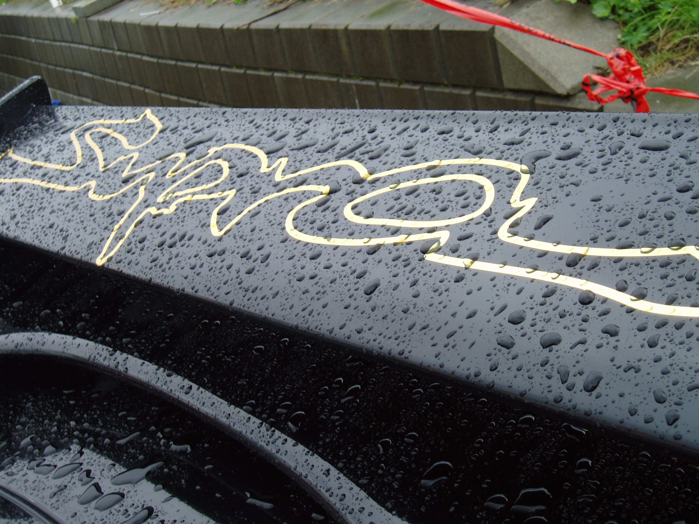 Vingen på stokviks Supra...endret til outline istedet ser jeg...det ble penere ja :)