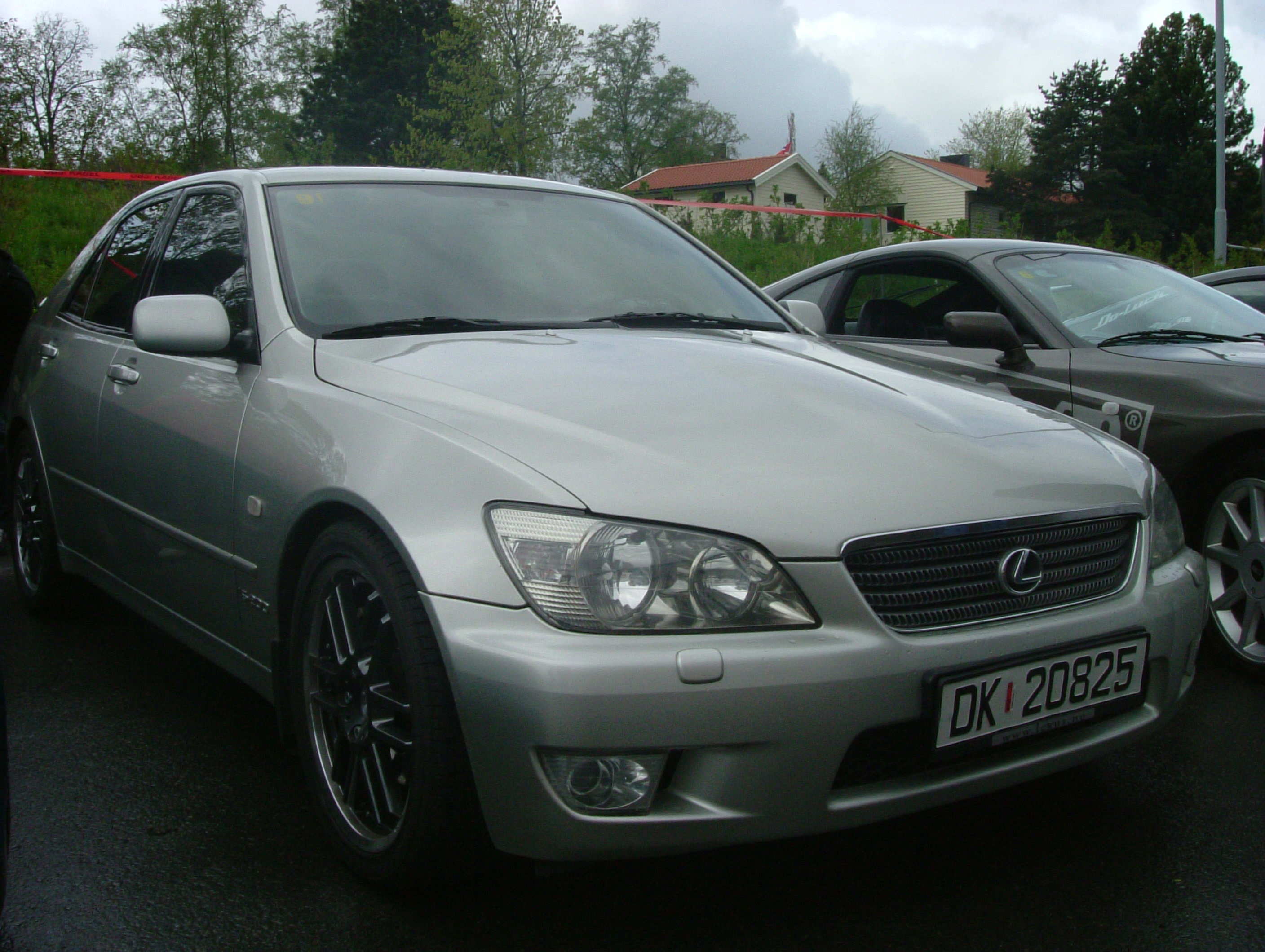 Har seriøst lyst på den sånn en :) 
<br />Men dog i svart;) Pen bil!