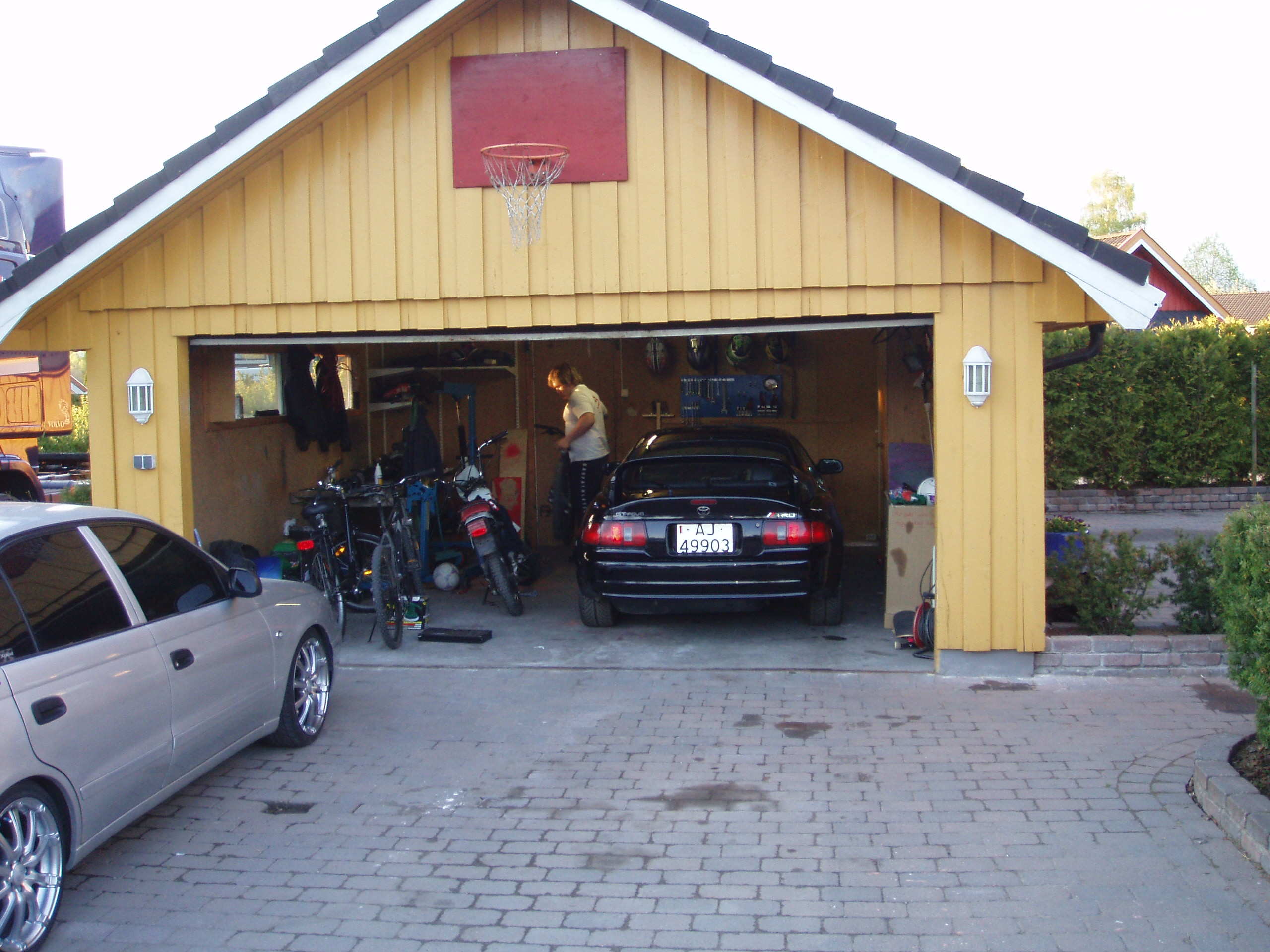 Her er det 225 dekk på bilen,