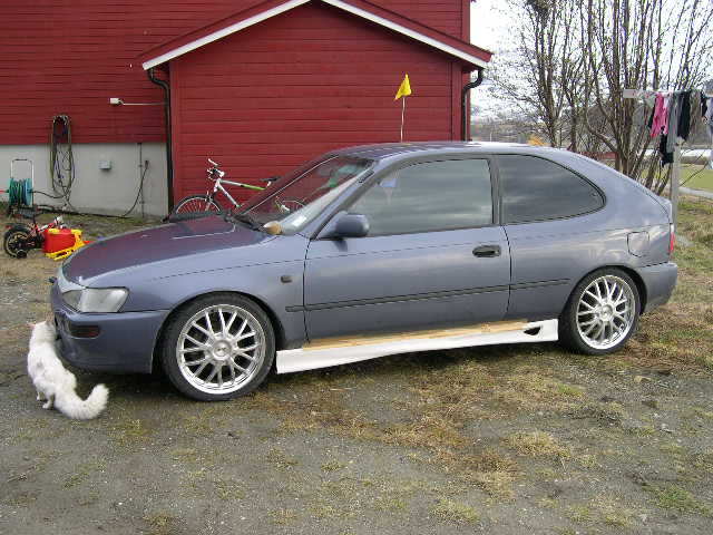 bare teipet på sideskjørtet