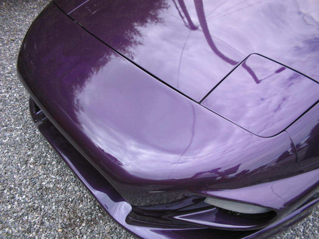 her er det lakkert inn et mr2 merke som skinner fram i sola :D