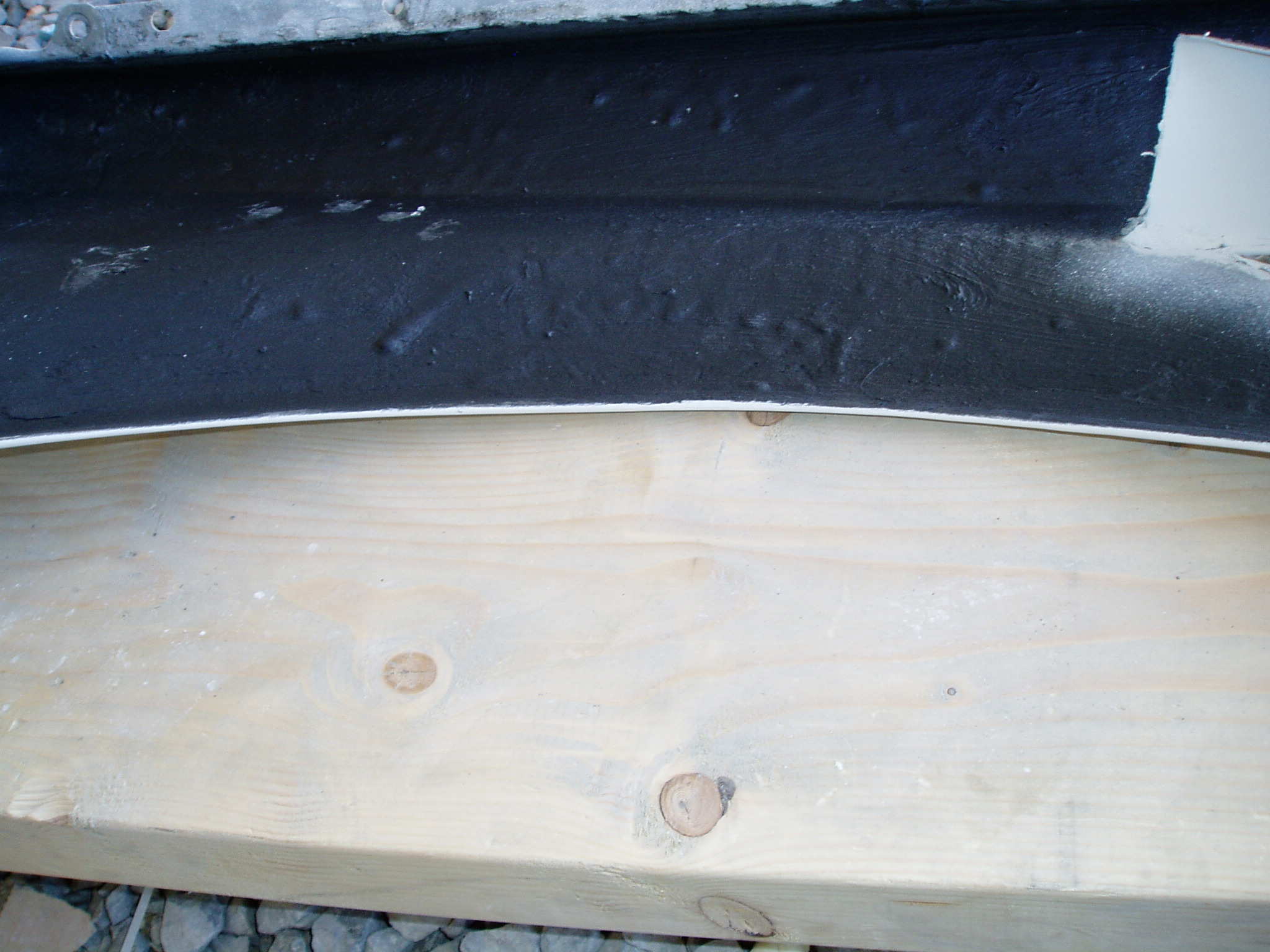 Leppen på skjermen banket flat og tekctylert.