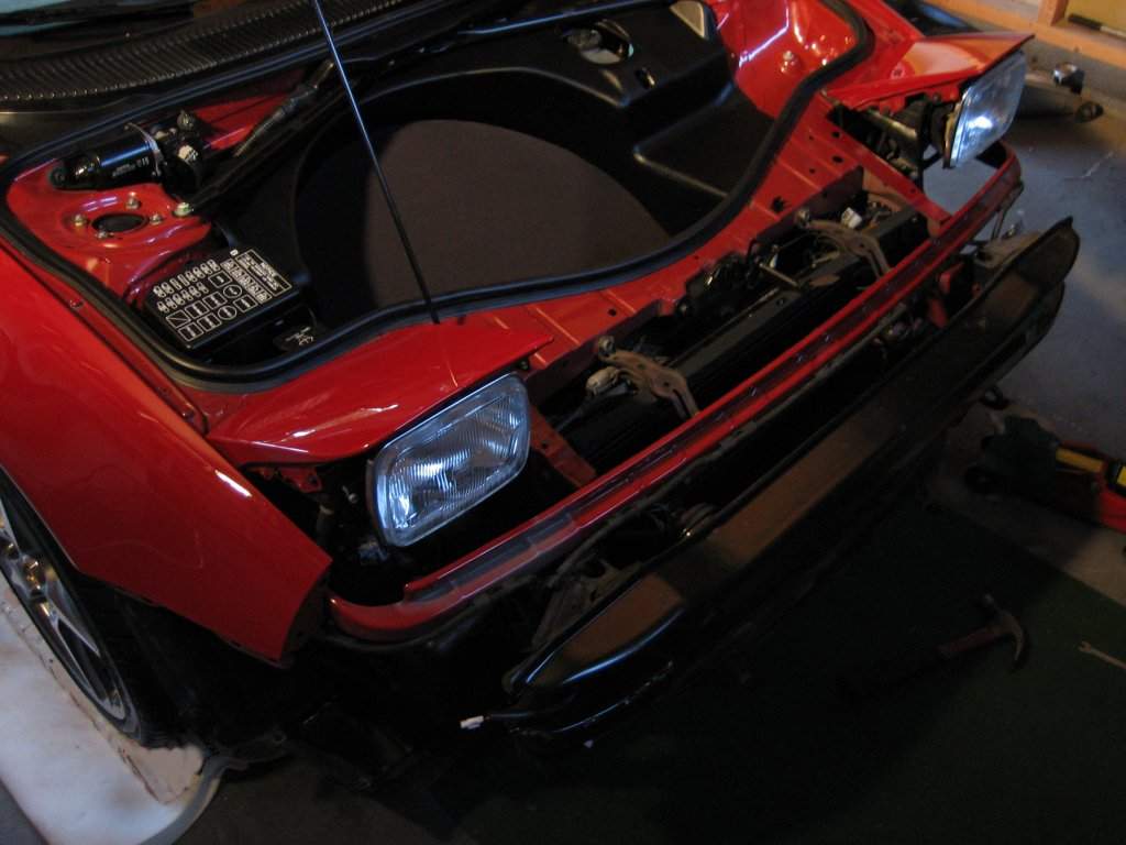 Demontert front. Kan ikke akkurat si at den er dårlig festet :)