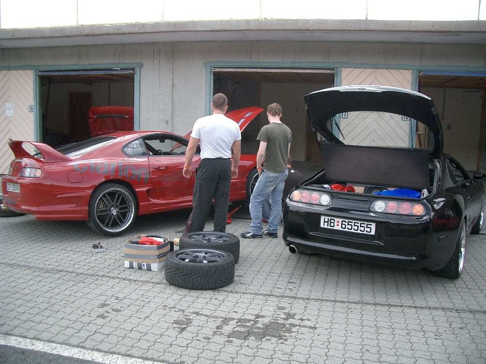 Bytte av dekk til hjemturen...