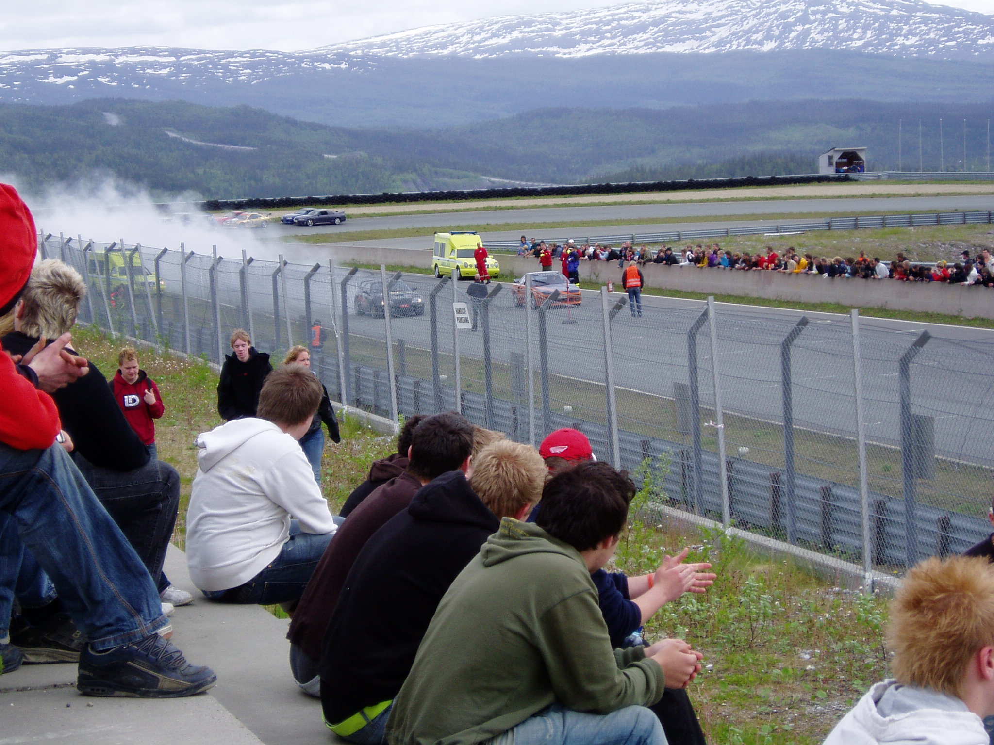 Dekkoppvarming på Supraen, men det hjalp lite mot Ingar sin Mk 1.5 ...men kult ser det ut :)