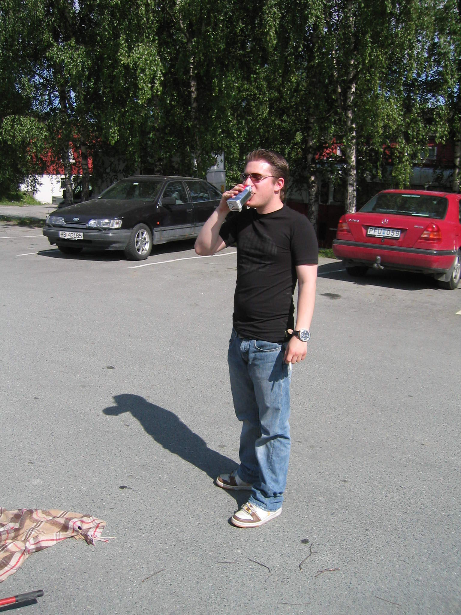 ...og Kim som er glad han hadde eksamen i stedet for ACR så han slipper å skru han og i det fine været.. :P