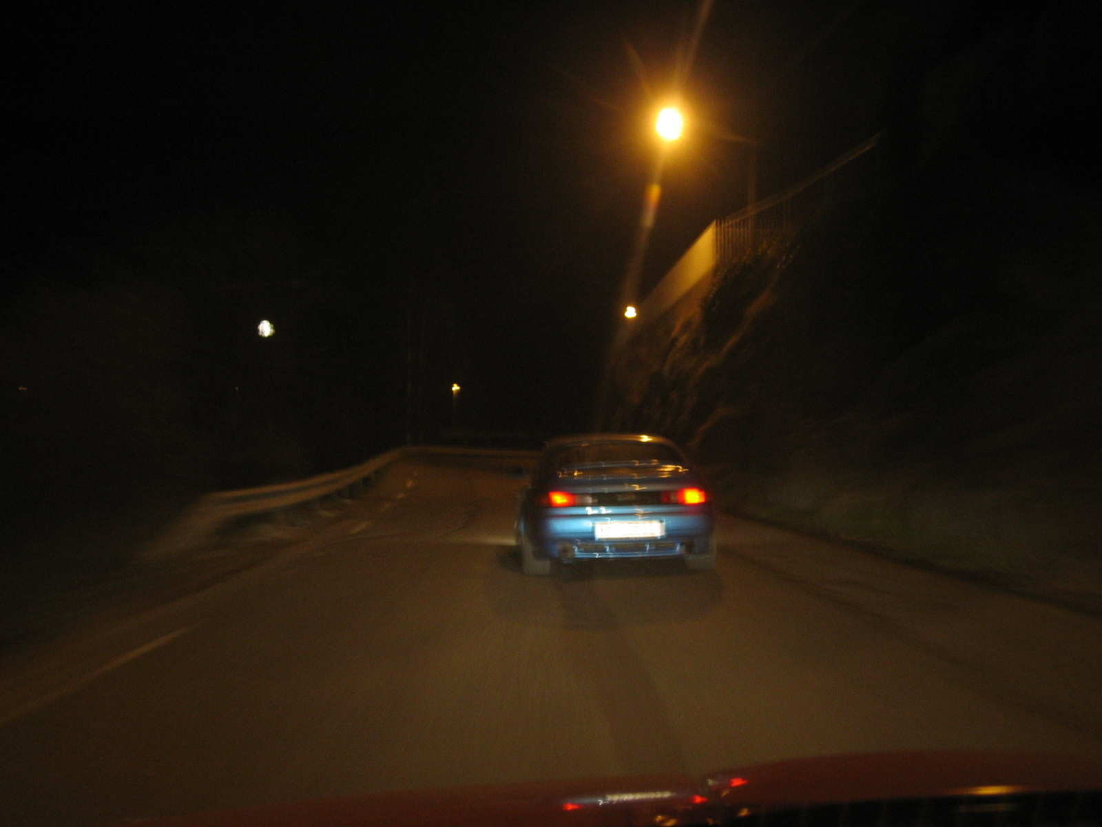 Og der var vi endelig ute på veien.<br />Klokken er kvart på to og vi skal alle på jobb dagen etter. Men du som dette er verdt det!