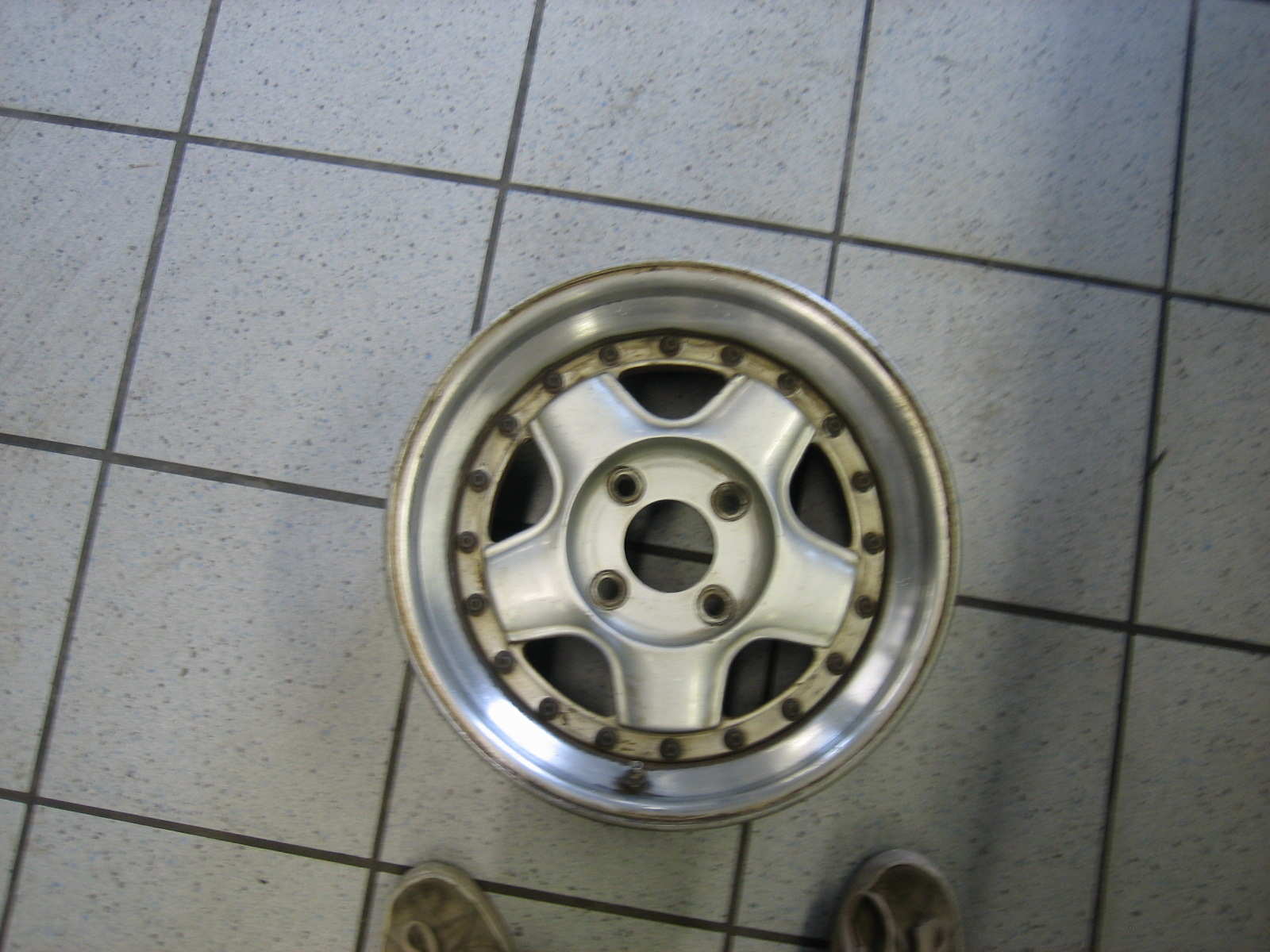 Felger. Må poleres skikkelig før de blir montert....