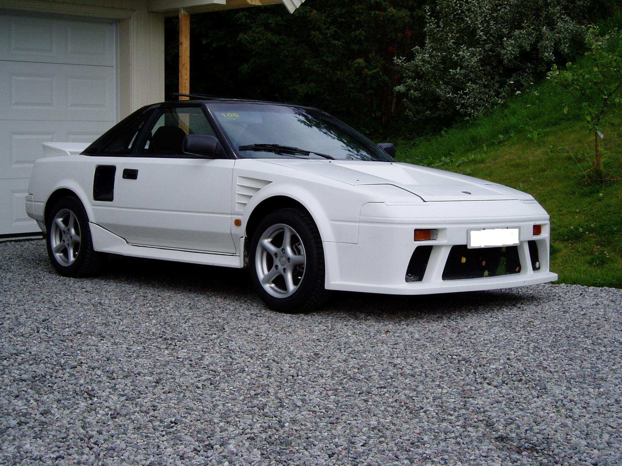 Slik ble bilen vist, nettingen på inntaket for luft til motoren er kun midlertidig pga av ombygging av det orginale som tar litt tid...