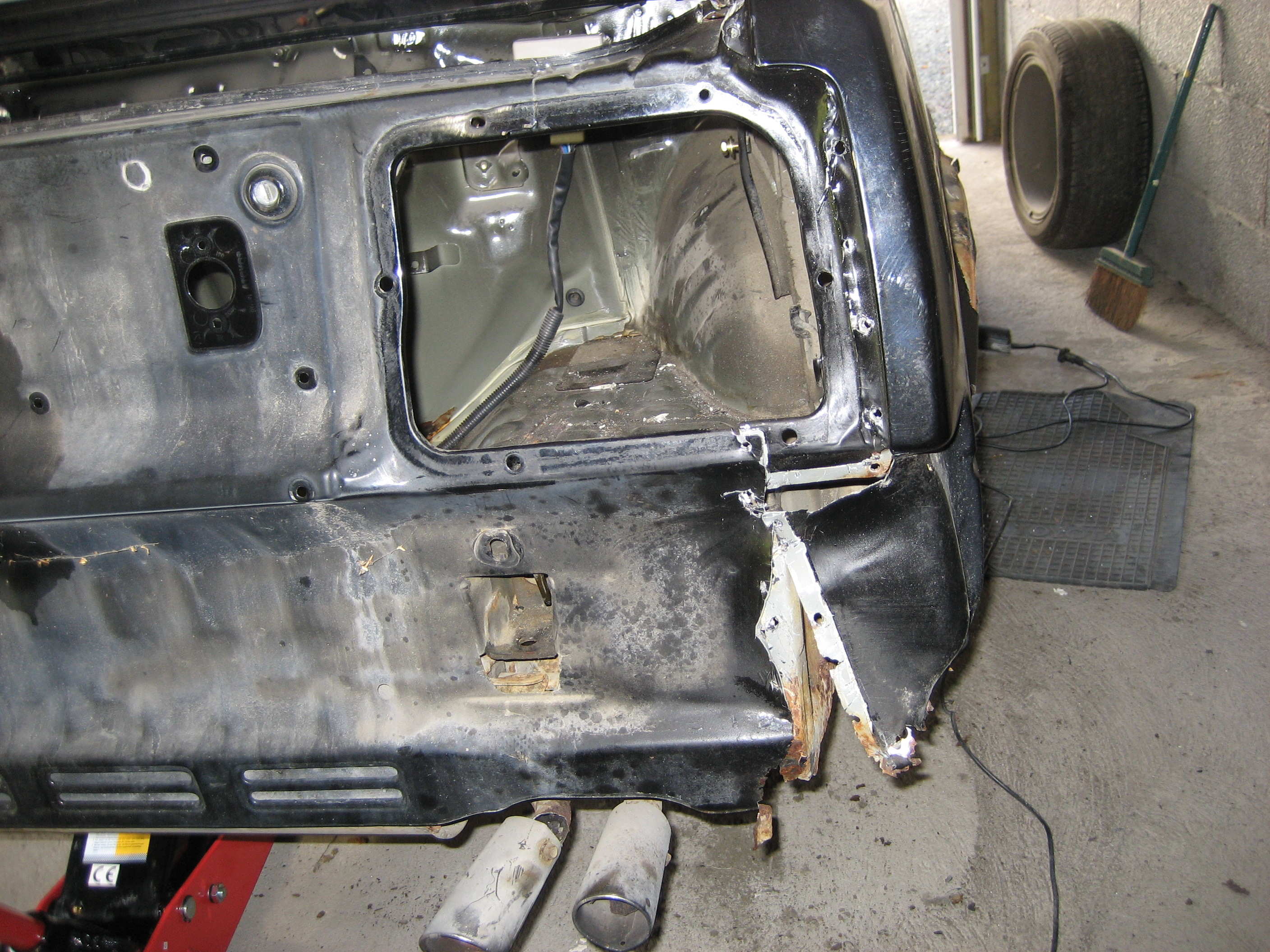 Skjerm skal bort, den hadde også rust på innsiden, langt opp.