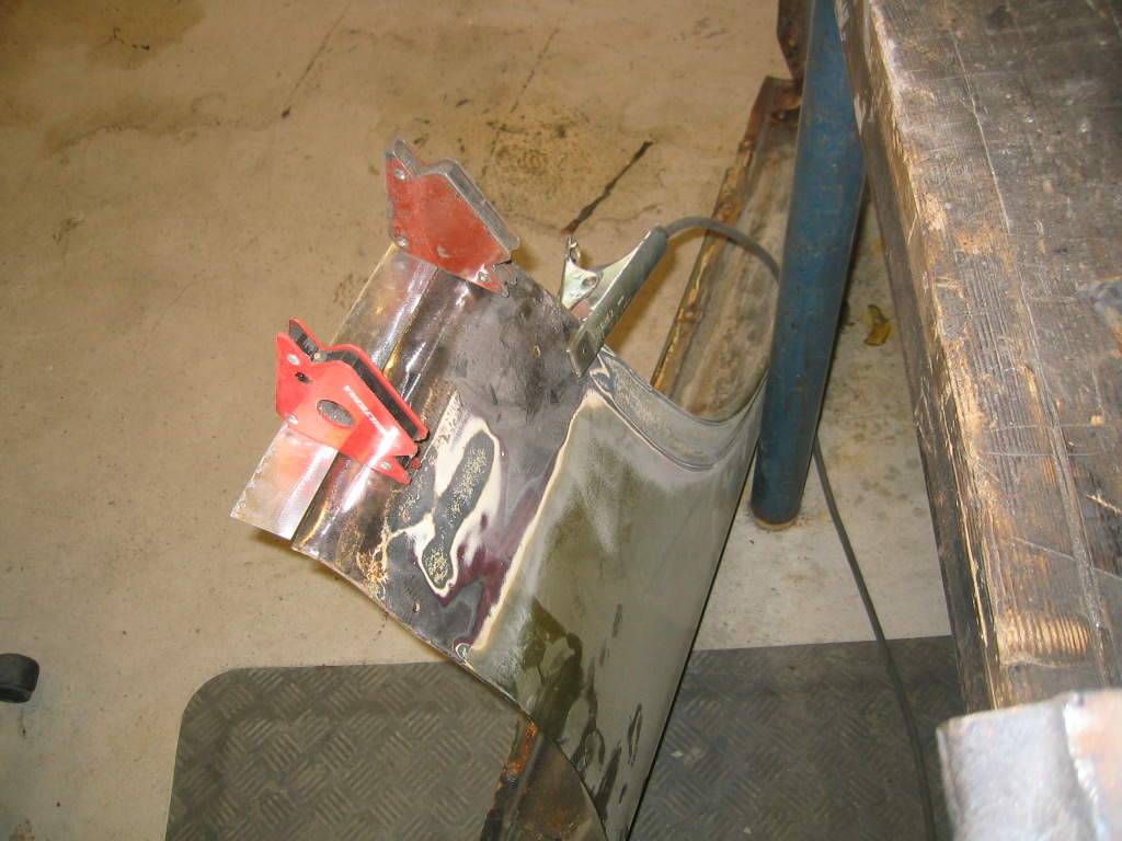 Så begynner arbeidet med å bygge nye skjermer....tidkrevende, men det går greit.