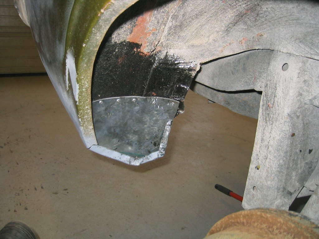 Her er nytt stål innserskjerm hjulbue bak. Poppet fast først, deretter sveises fast.
