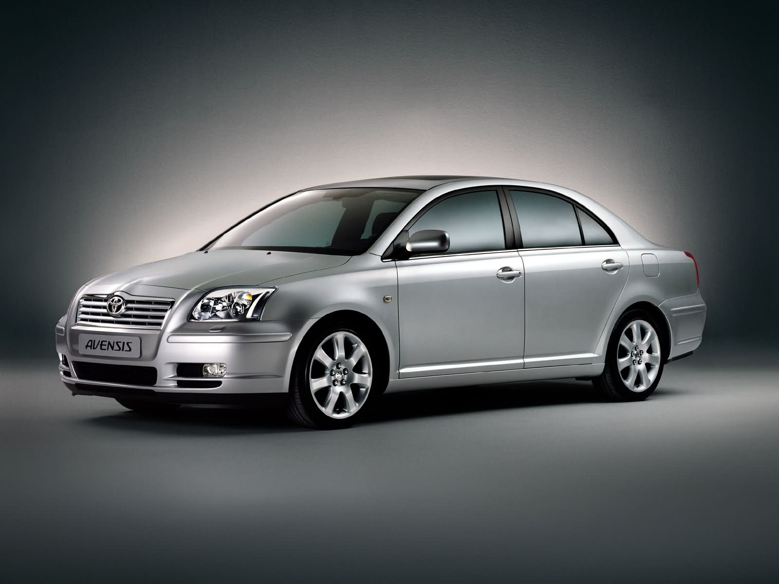 Toyota_Avensis_Sedan_2003_013_9FA4ADE7.jpg