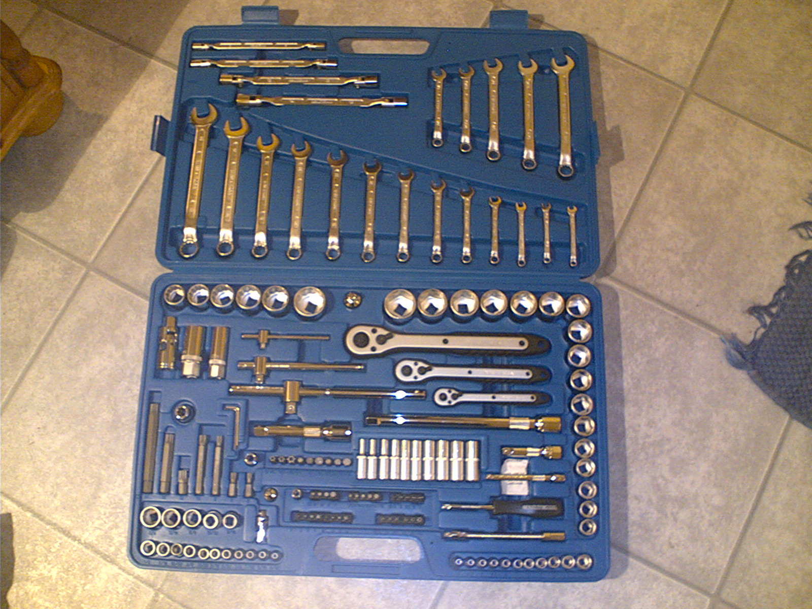 Kjøpte meg nytt skrallesett også. Riktig verktøy er jo halve jobben. :-)