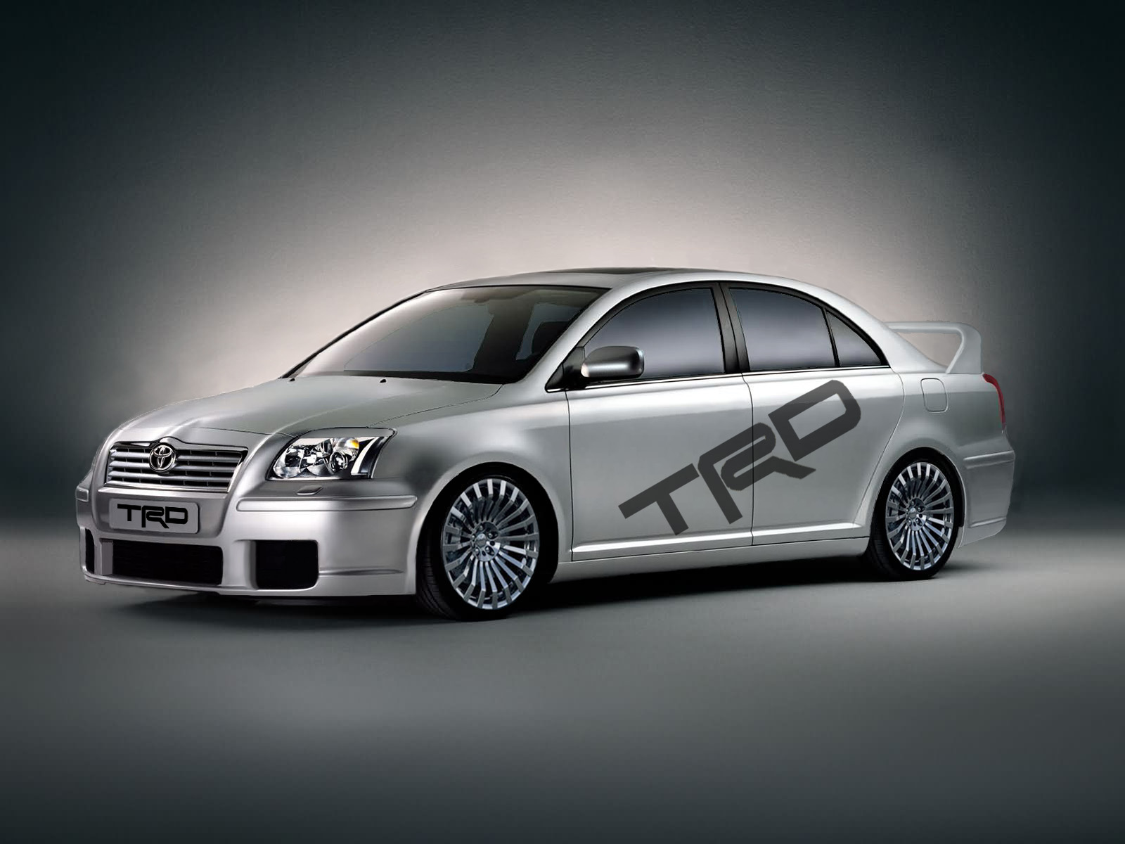 Toyota Avensis Sedan av Larsen.jpg