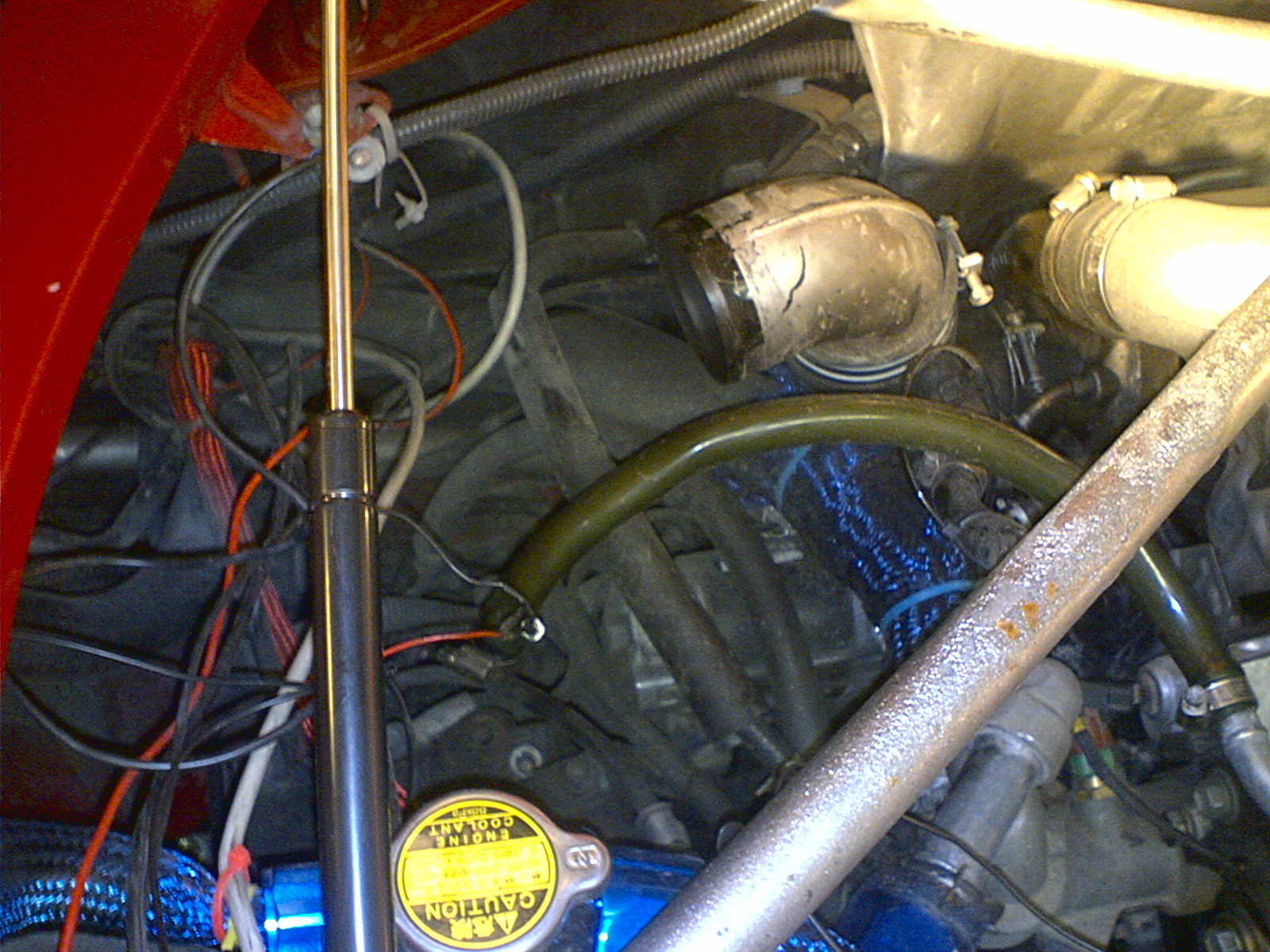 Av med luftfilter. Dette ble vasket i samme slengen. :-)