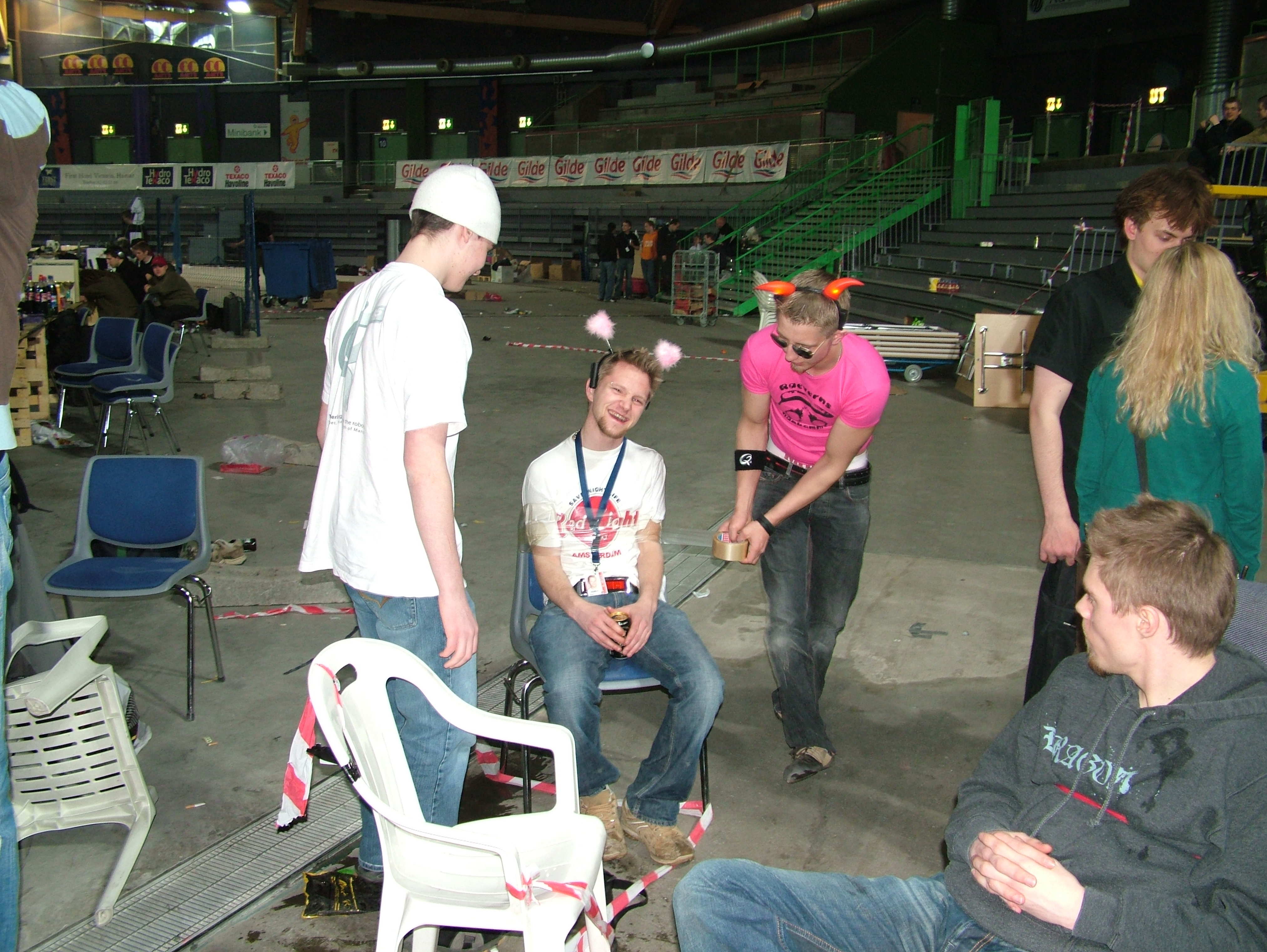 deretter &amp;quot;gaffing&amp;quot; pga : varme seg på vakta i en god varm corolla med musikk og varme :D