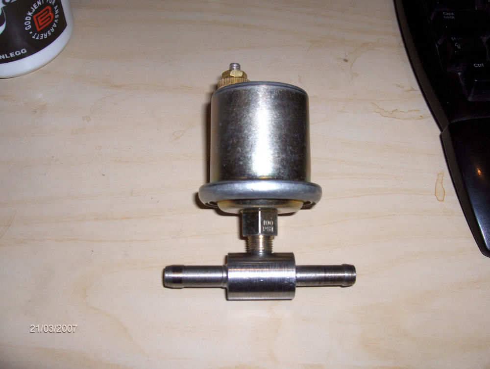 Ett t-stykke jeg fikk laget i går. For bensintrykk.