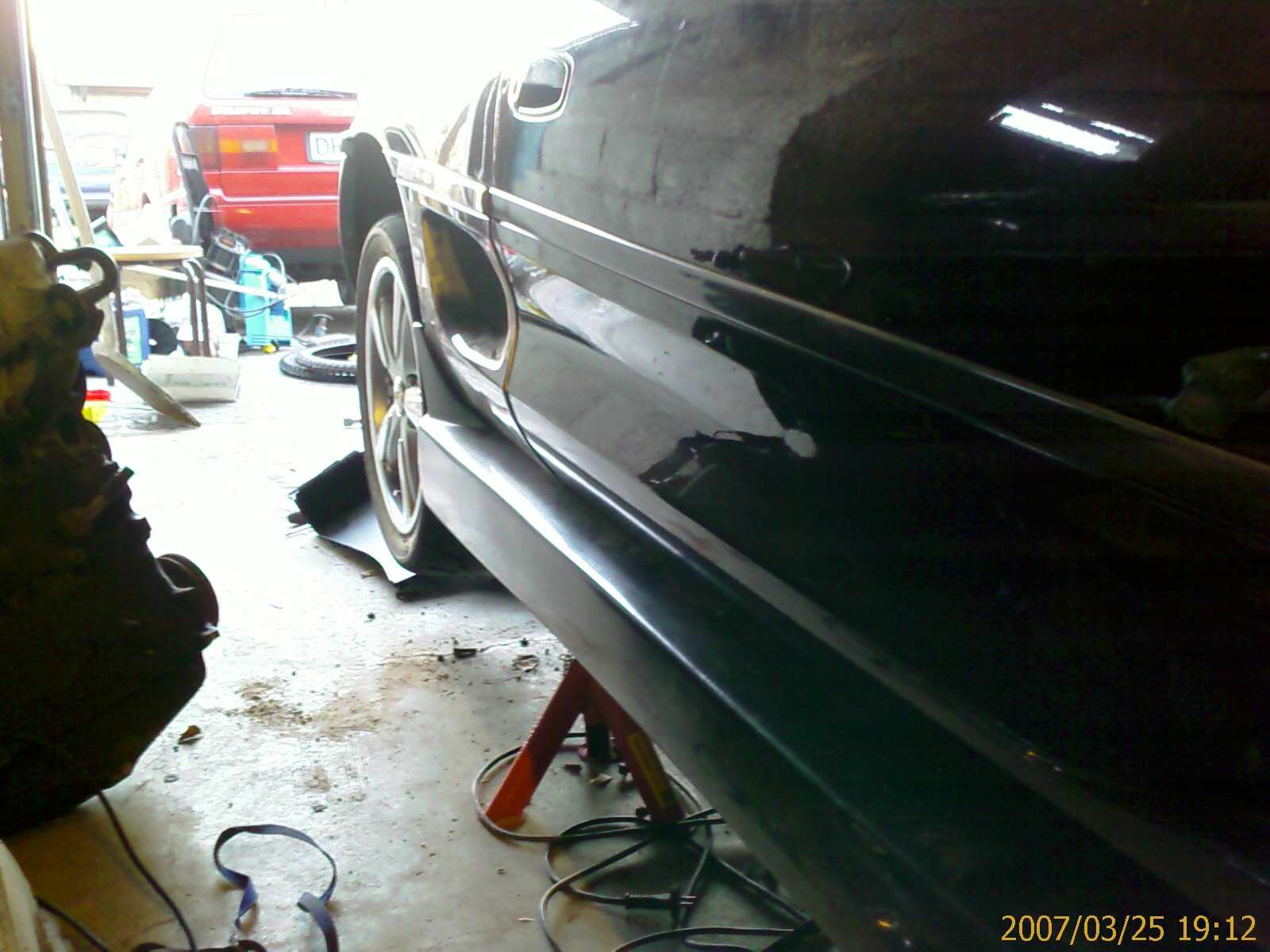 Prøvemontering med sideskjørtene