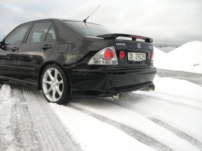 Lexus 001.jpg