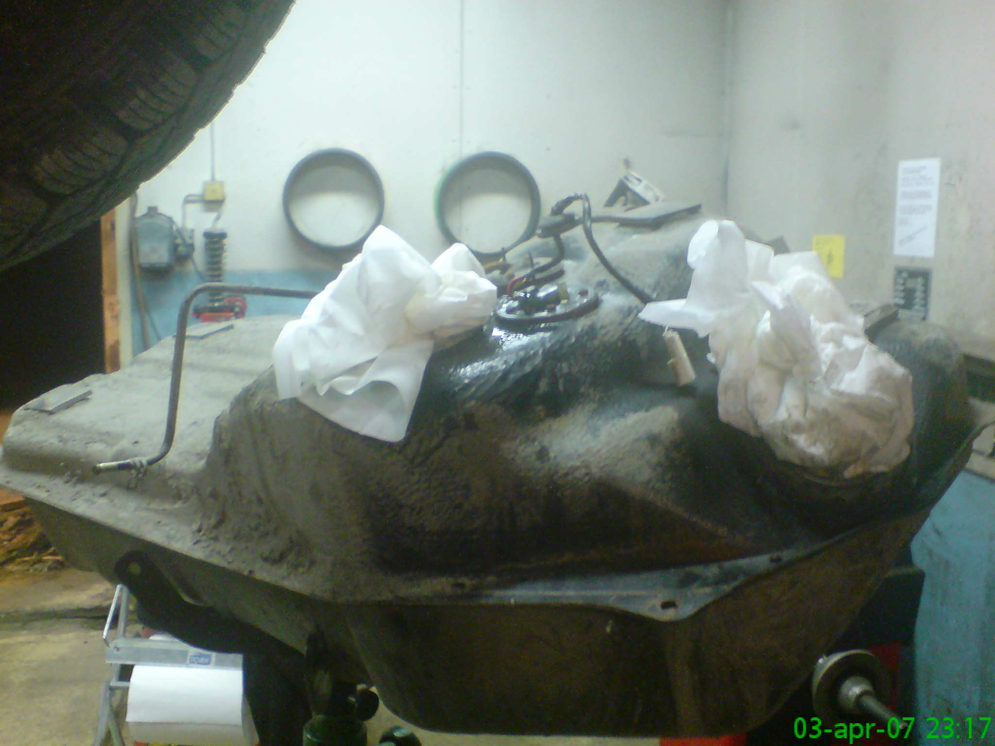 Bensintanken på girkasse-jekken