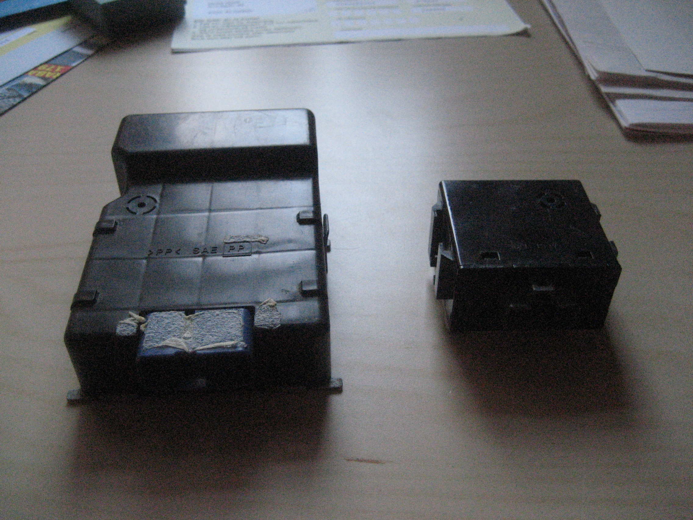 fant også disse under setet... noen ide?