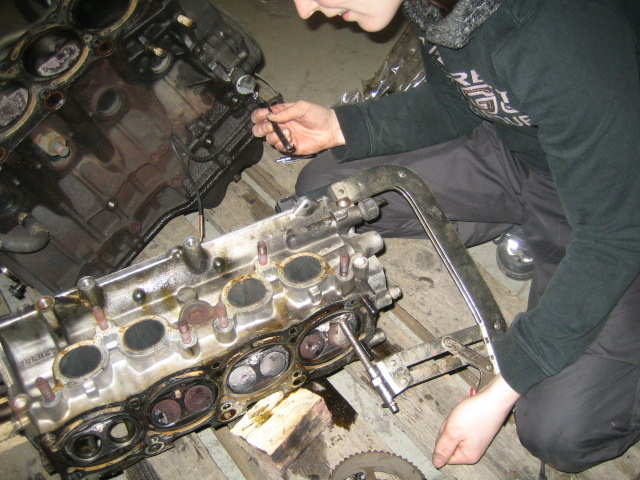 Ventiltang og en god magnetstav anbefales