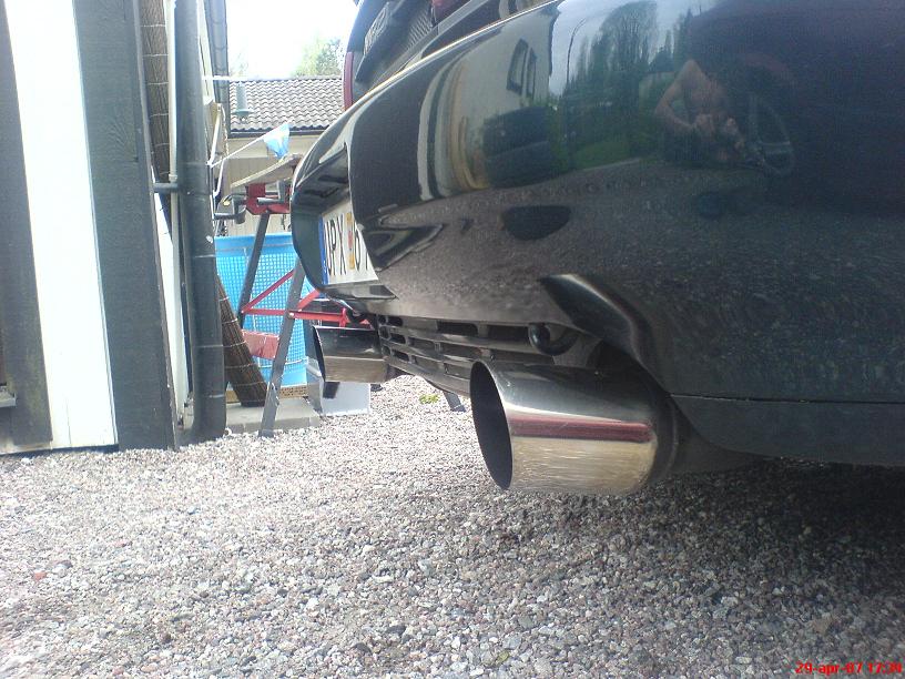 TRD eksos på bil.jpg