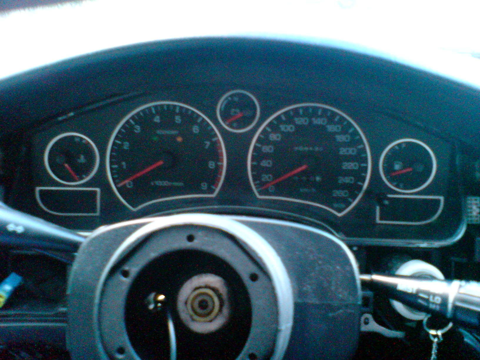 Fikk tak i aluminiumsringer på ebay. Syns det så helt greit ut..bedre enn standard veffal..