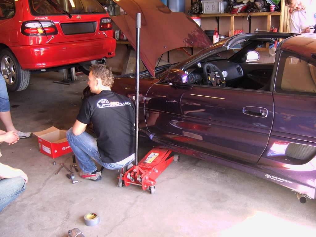 Markus på plass i garasjen.....