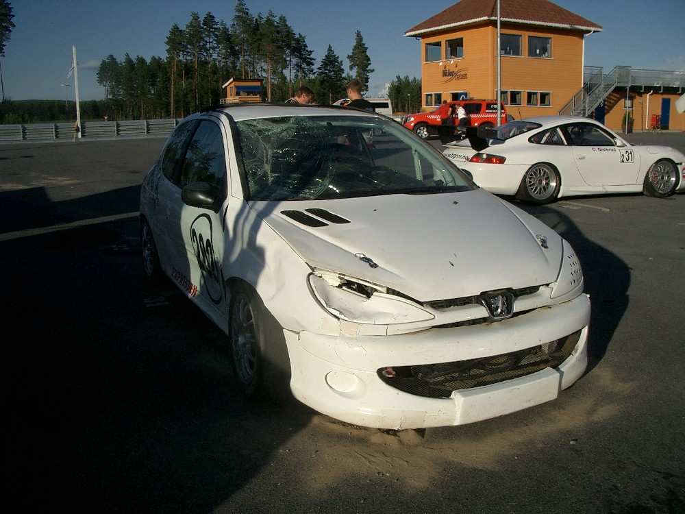 Peugeoten som taket :-/