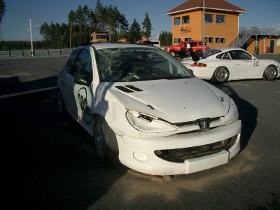 Peugeoten som taket :-/