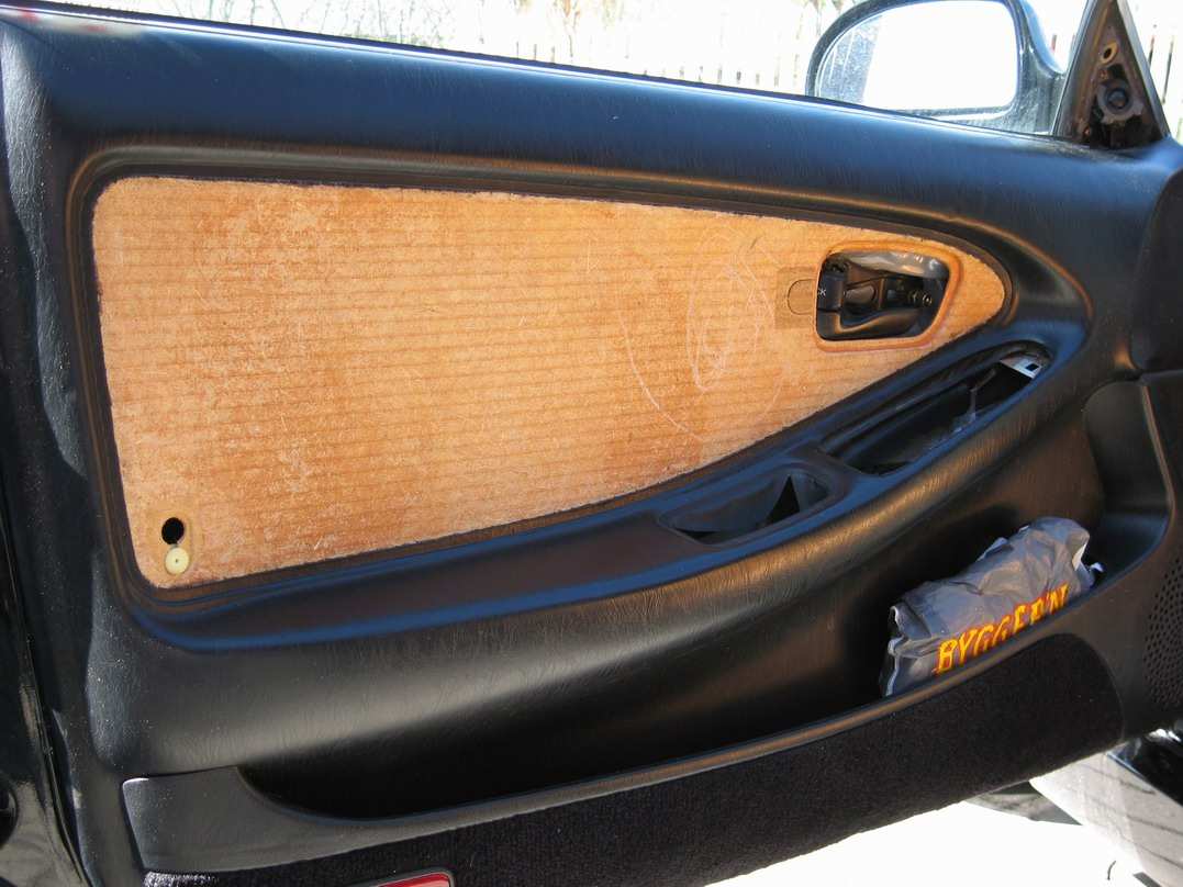 Etter tøytrekket er revet av. Fin farge, nesten som brunt skinn på avstand!