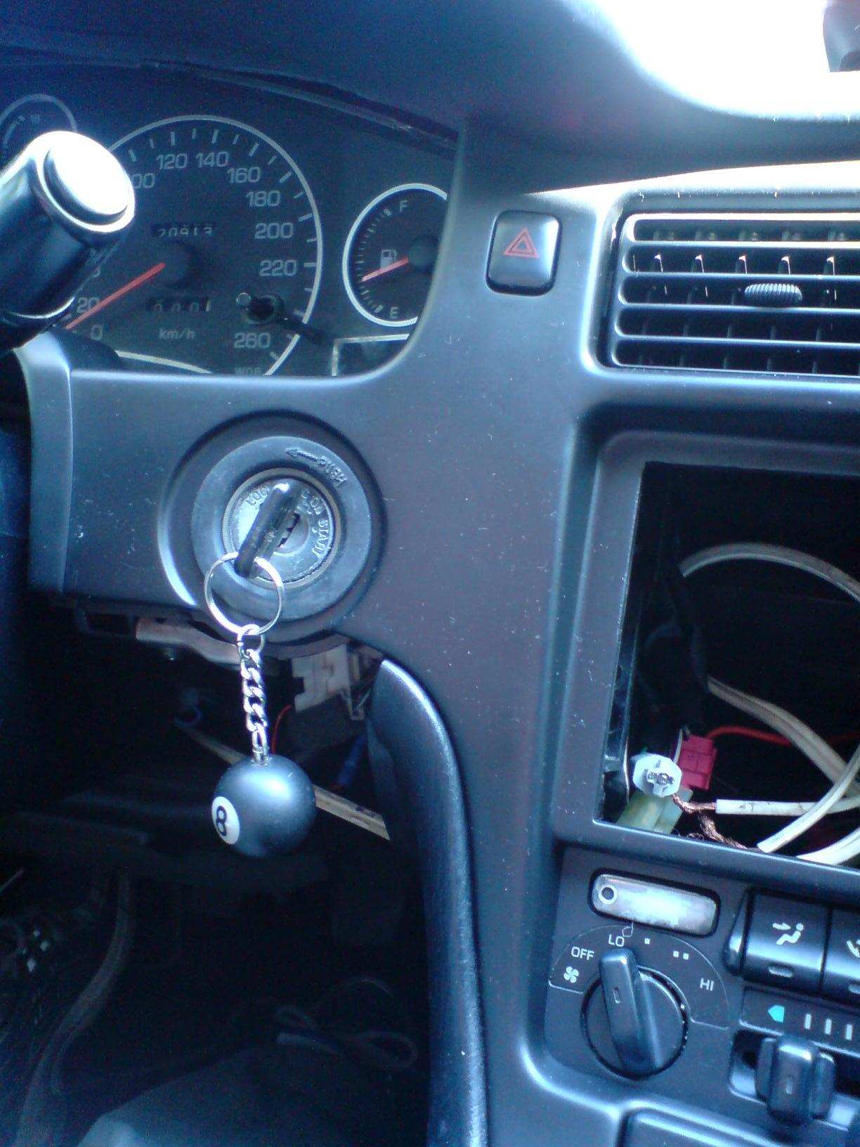 Finn en feil! :D Utenom at det ikke er spiller og at AC knappen er hvit..