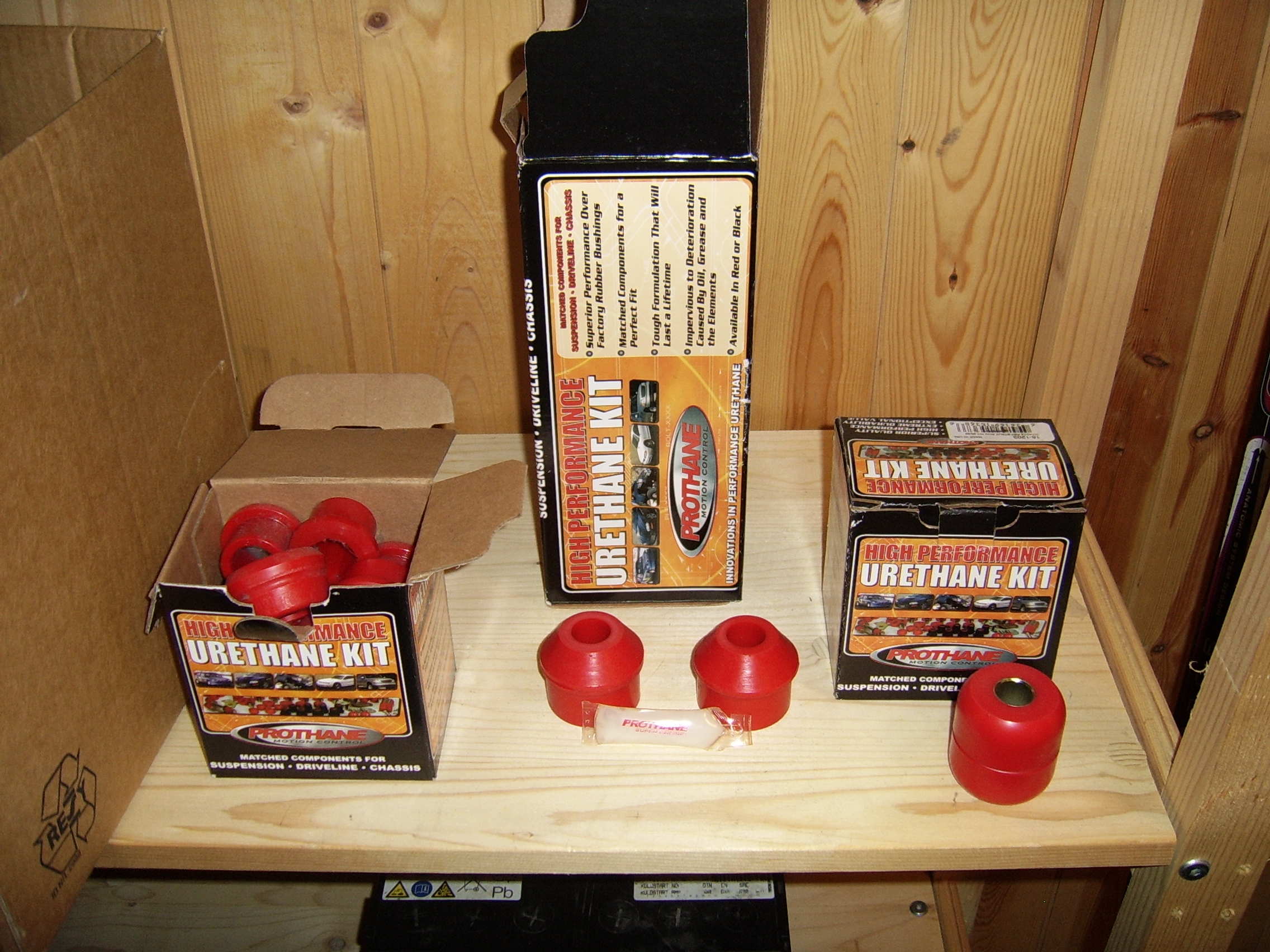 Foringene til hjuloppheng og stabstag, både foran og bak