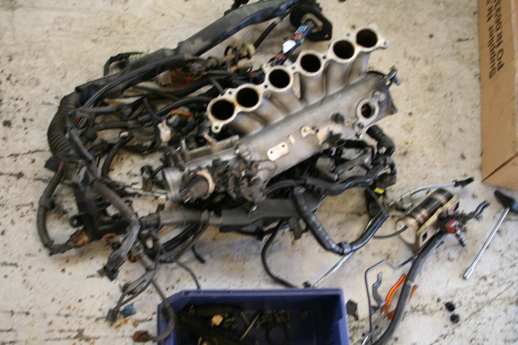 Innsug og massse stæsj/shit fra orginal innsprøytningen.